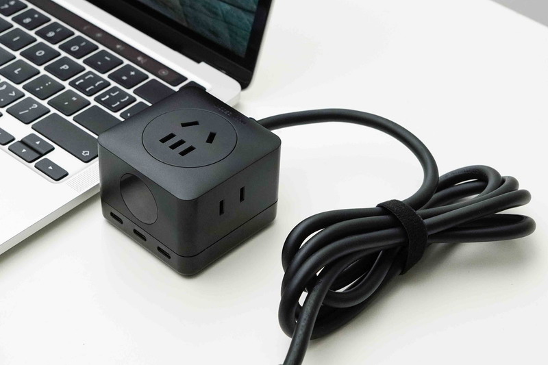 Apple AVS Charger.jpg
